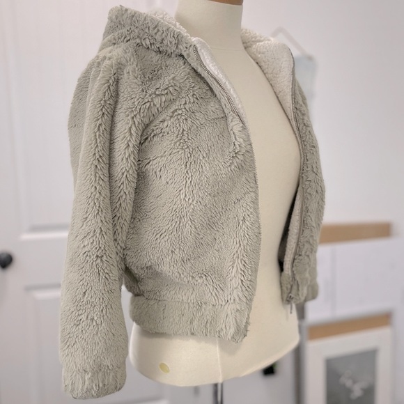 Forever 21 Girls | Medium Crop - Full Zip Fur Hoodie | - Picture 2 of 5